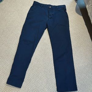 Vineyard Vines men’s classic chinos. Size 30x30. Like new.